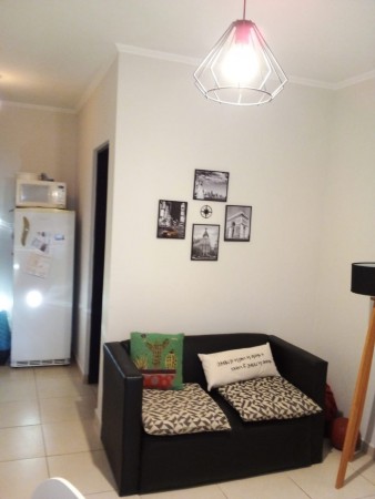 INMOBILIARIA GOMEZ GHISI Y D. FENES NEG INMOB. VENDEN: