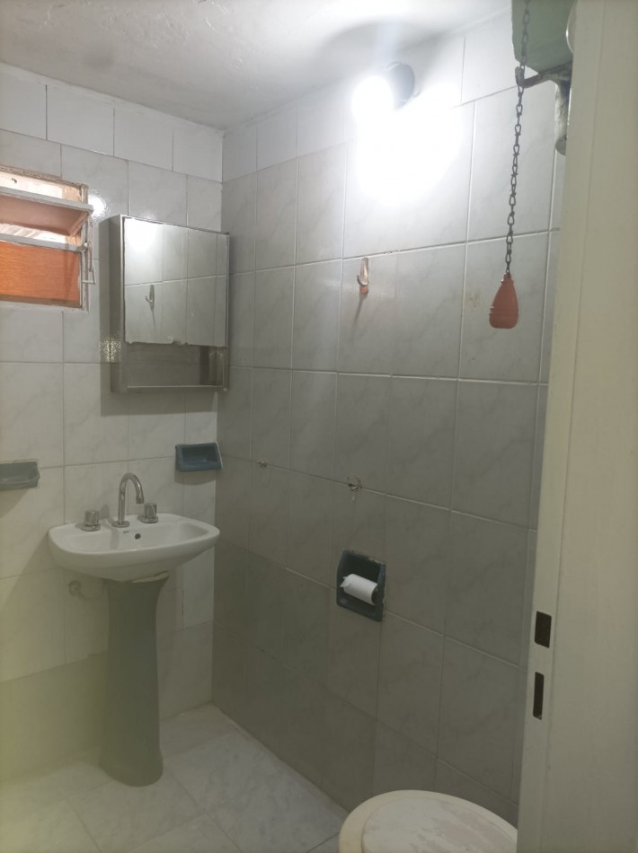 INMOBILIARIA GOMEZ GHISI Y D. FENES NEG INMOB. VENDEN: