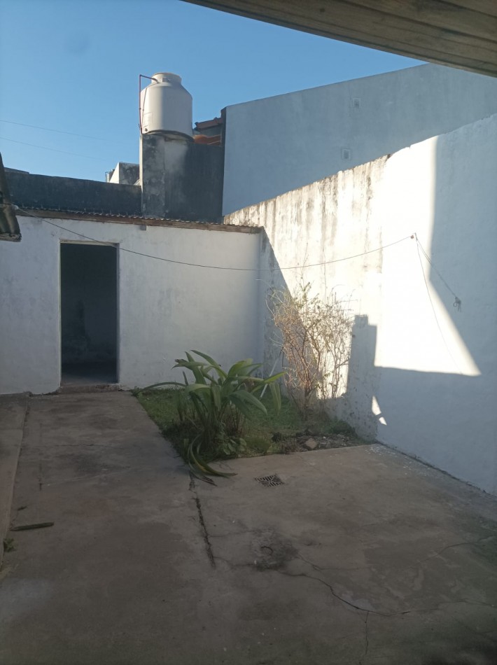 INMOBILIARIA GOMEZ GHISI Y D. FENES NEG INMOB. VENDEN: