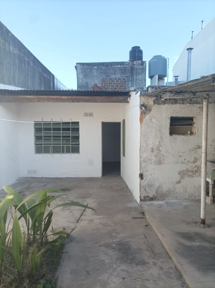 INMOBILIARIA GOMEZ GHISI Y D. FENES NEG INMOB. VENDEN: