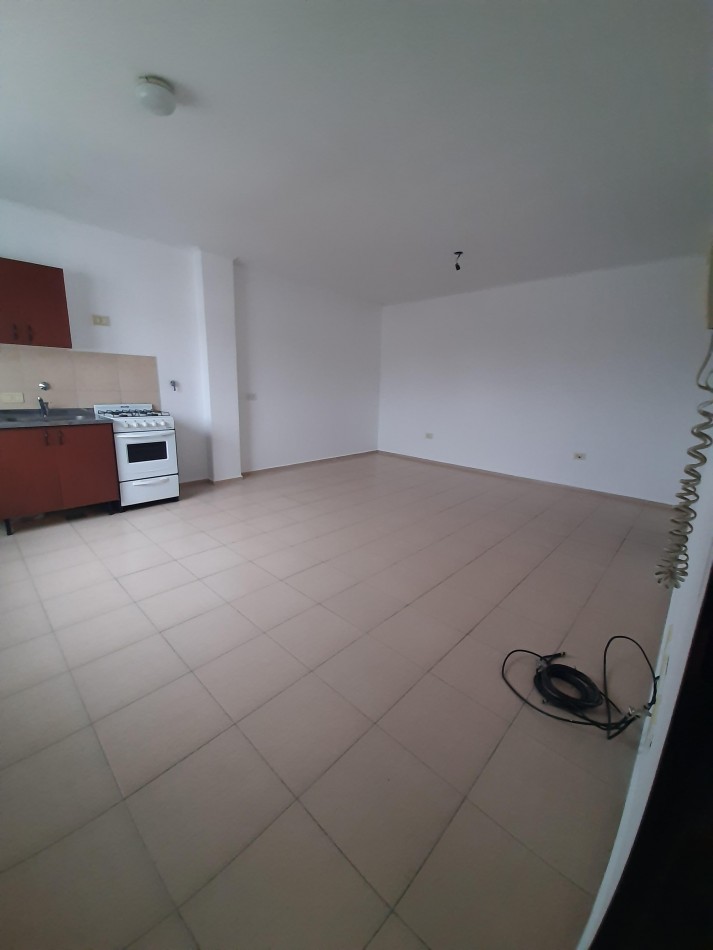 INMOBILIARIA GOMEZ GHISI Y D. FENES NEG INMOB. ALQUILAN: