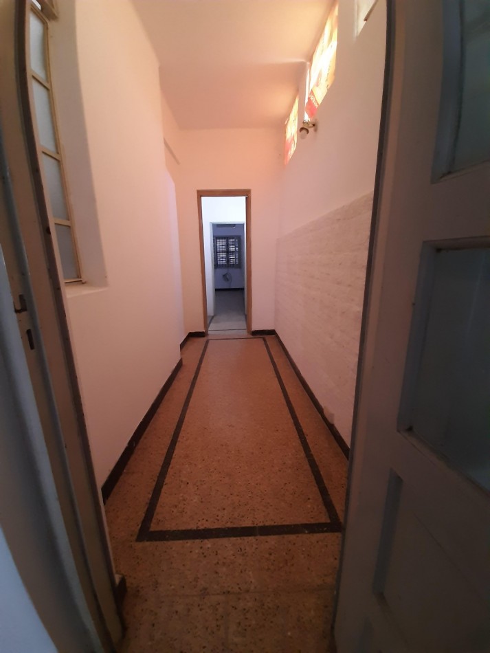 VENDEMOS CASA CALLE 25 DE JUNIO 449 