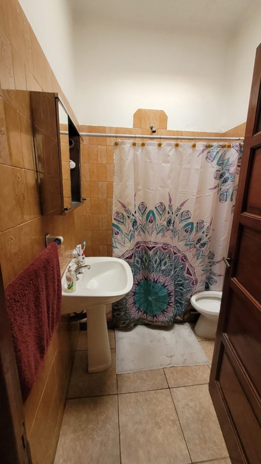 VENDEMOS CASA CALE LA PAZ