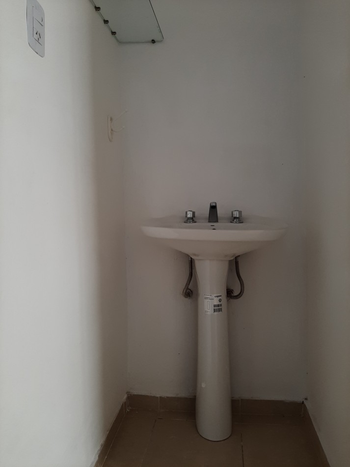 VENDEMOS DPTO 1 Dormitorio con cochera calle Salta 849: