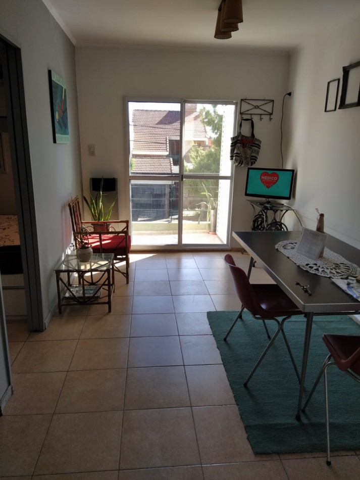 VENDEMOS Calle Saravi casi Sudamerica  Dpto amoblado.