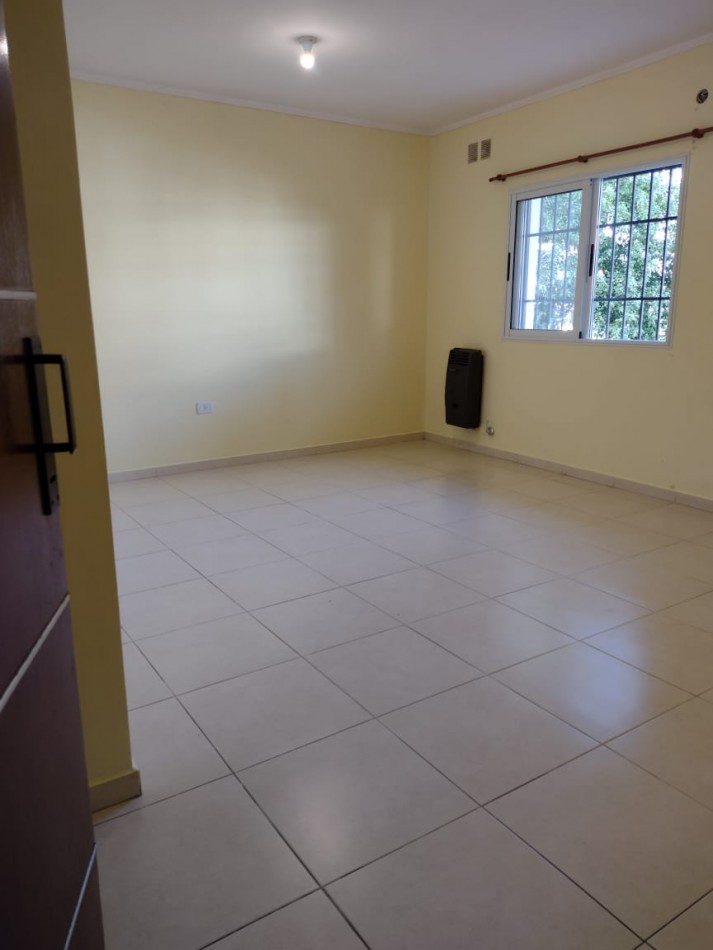 ALQUILAMOS Calle Maipu 425 Planta baja.