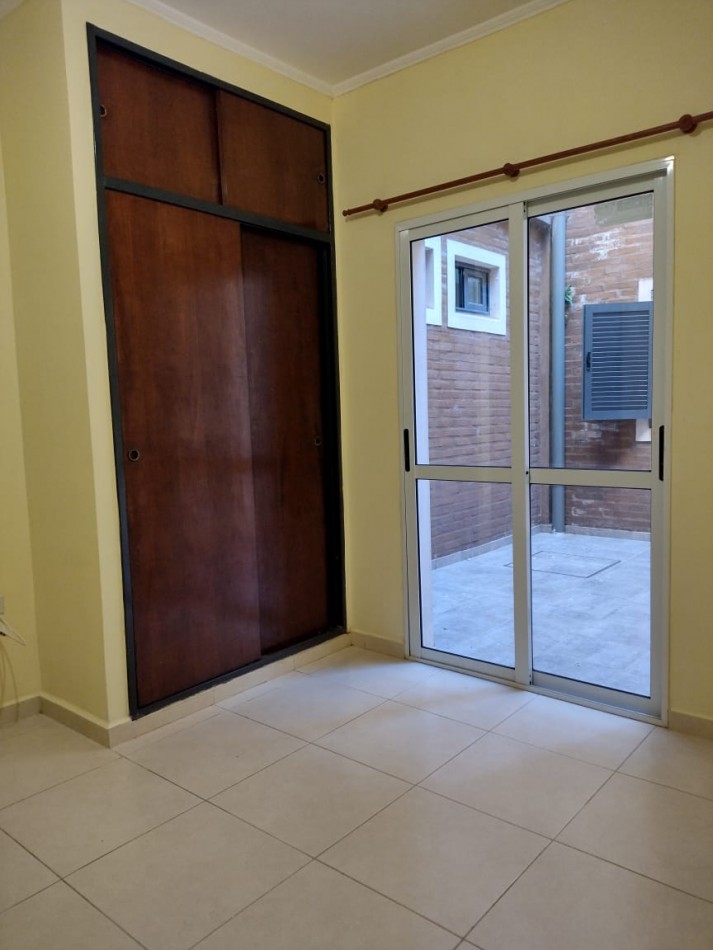 ALQUILAMOS Calle Maipu 425 Planta baja.