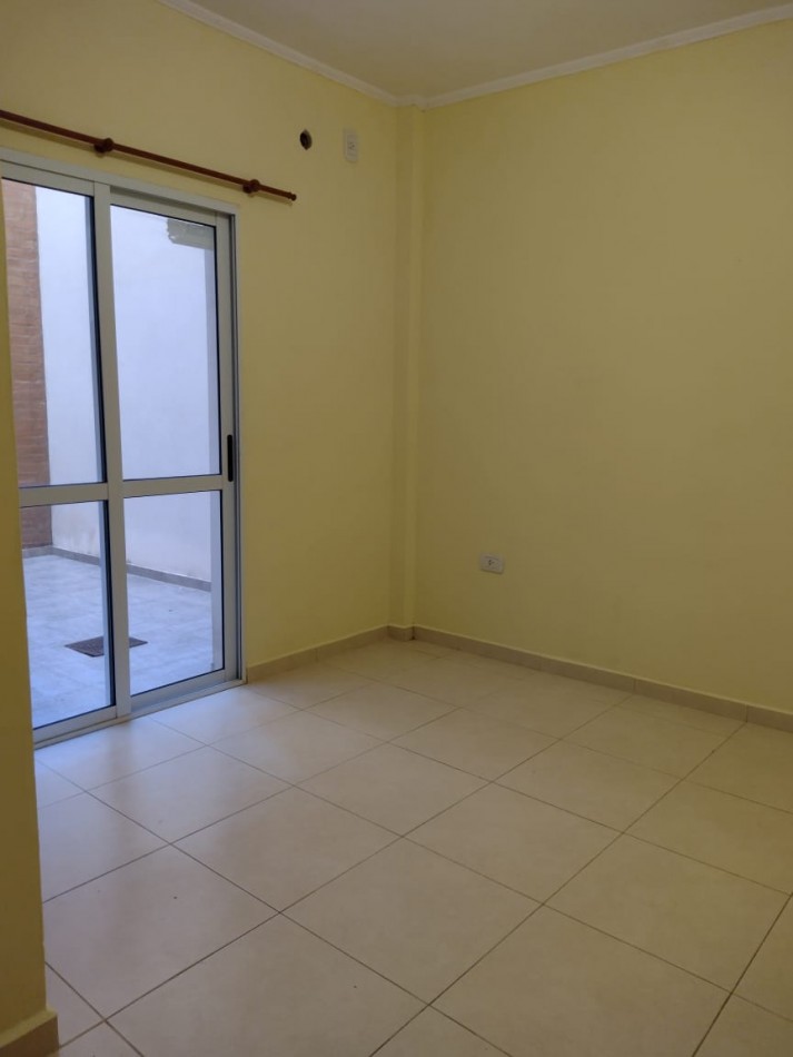 ALQUILAMOS Calle Maipu 425 Planta baja.