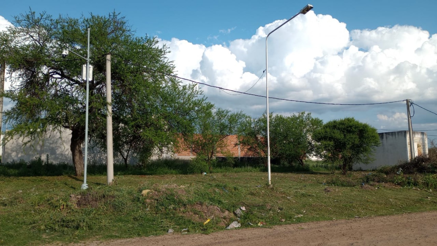 VENDEMOS TERRENO CALLE BALCAR 1393