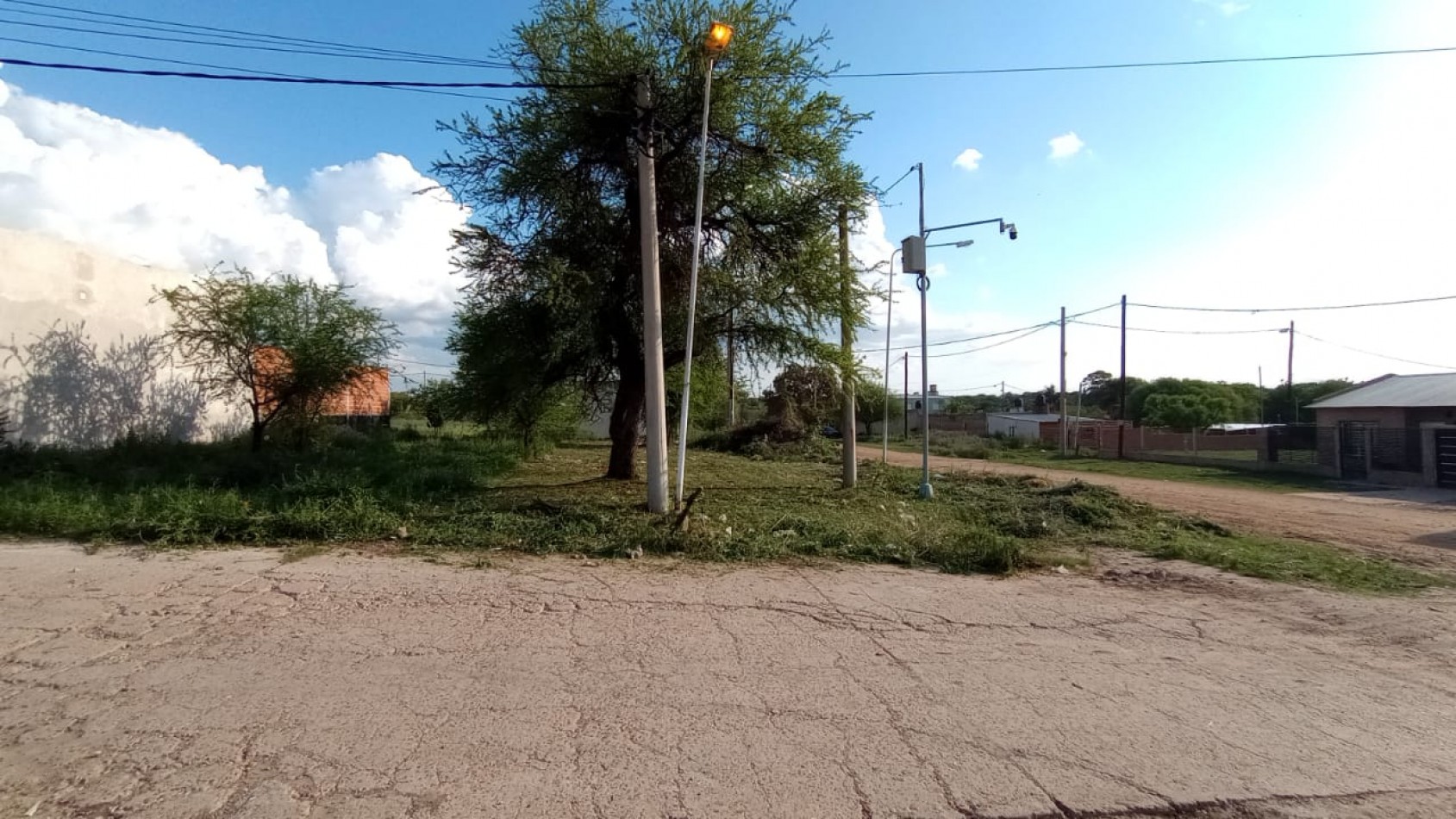 VENDEMOS TERRENO CALLE BALCAR 1393