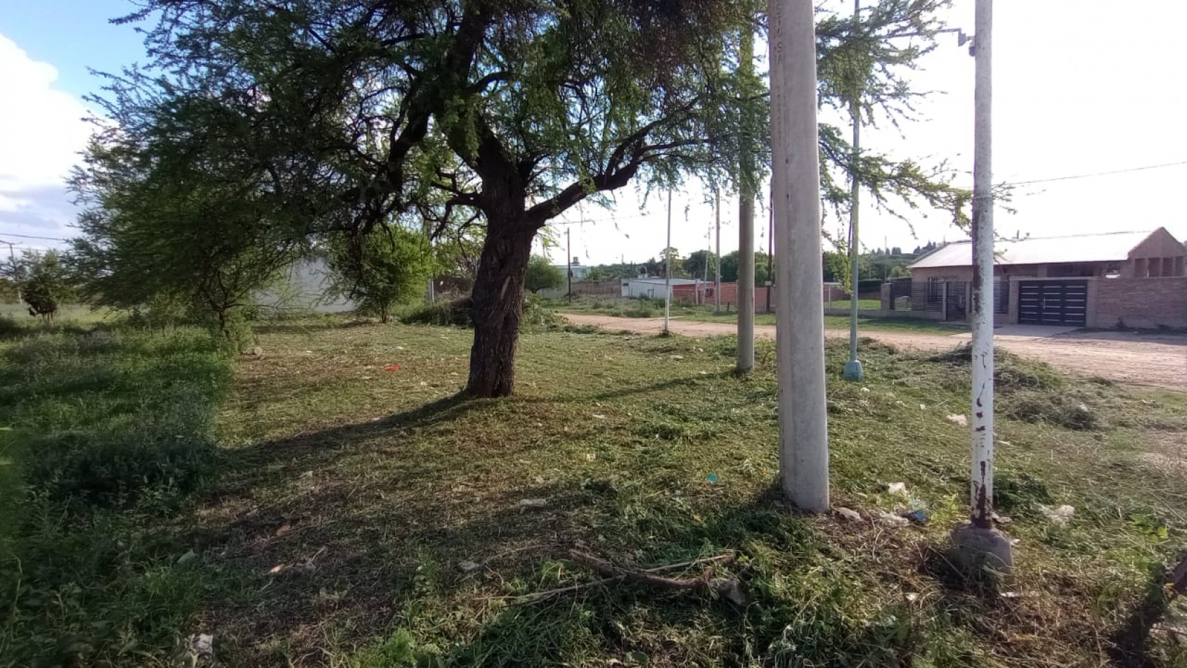 VENDEMOS TERRENO CALLE BALCAR 1393