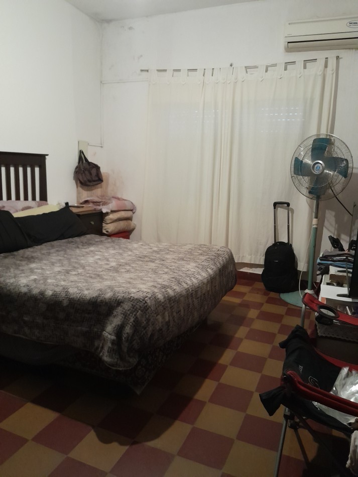 VENDEMOS CASA Calle J. Stay 880