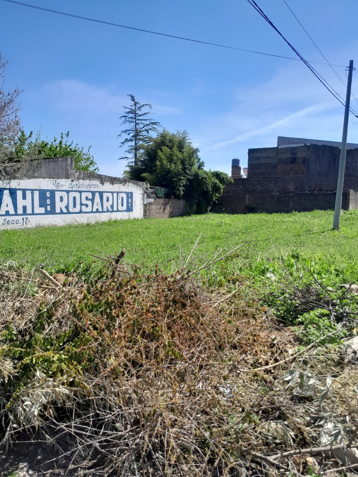 VENDEMOS LOTE Calle Gdor. Basavilbaso esquina C. Sourreges.