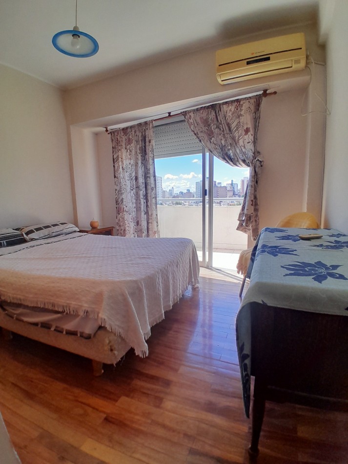 VENDEMOS Calle Diamante 60 Dpto 2 dormitorios y cochera.