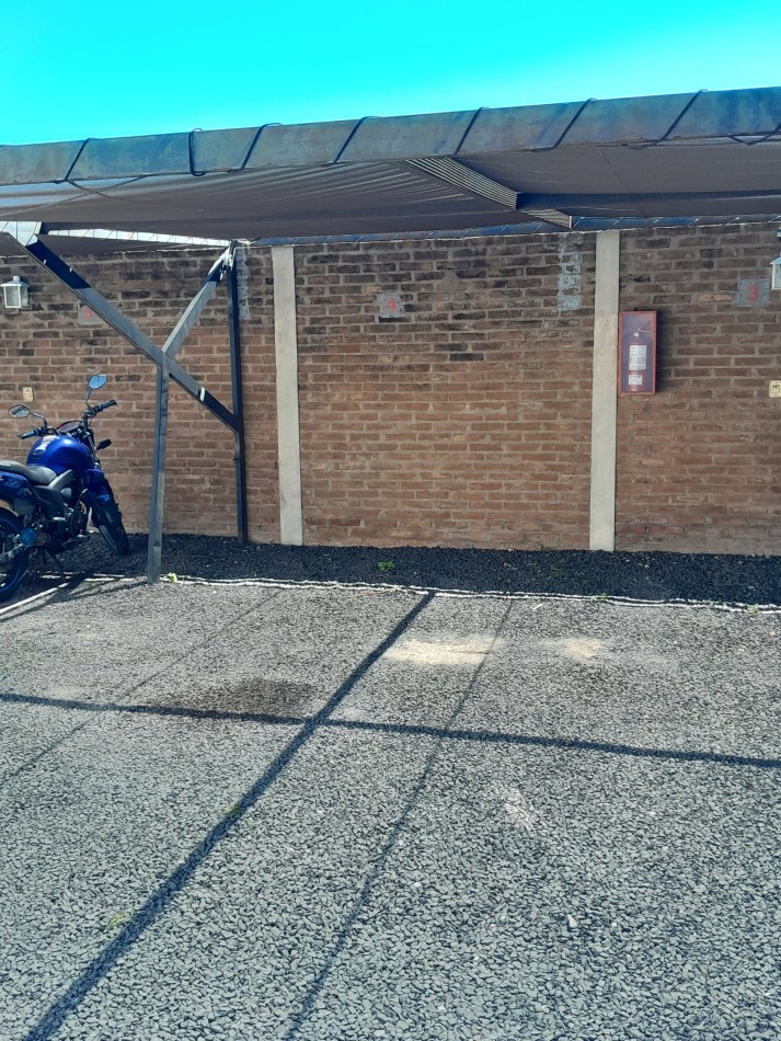 VENDEMOS Calle Diamante 60 Dpto 2 dormitorios y cochera.