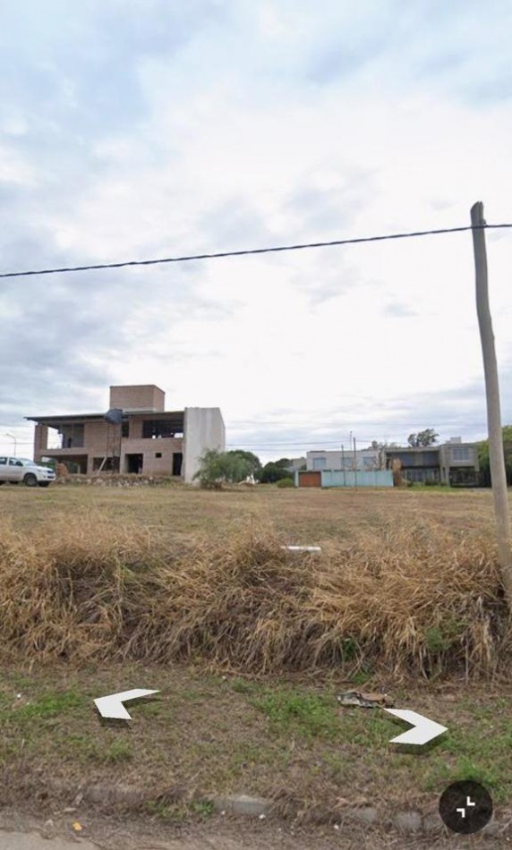 VENDEMOS HERMOSO LOTE Zona Gdor Lopez Jordan. 