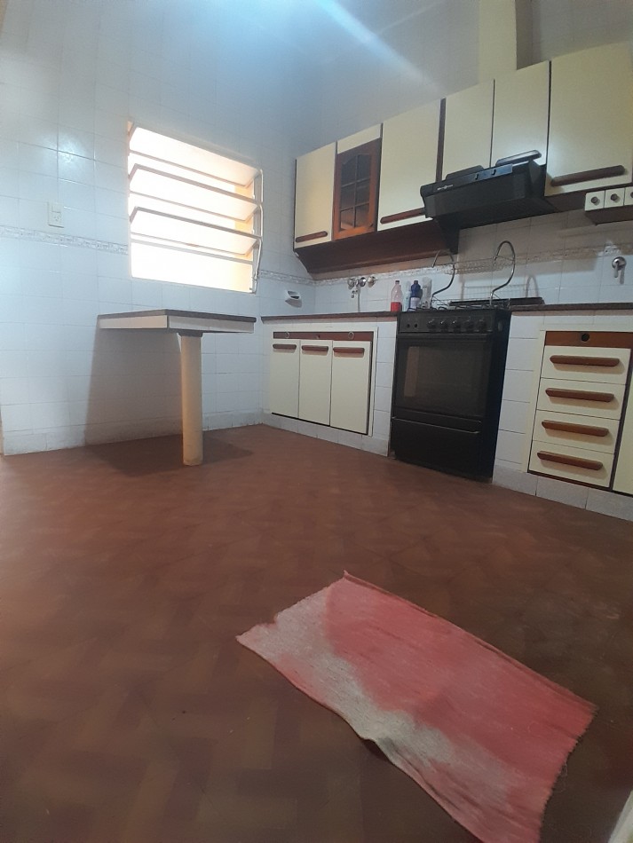 ALQUILAMOS AMPLIA CASA Calle A. Brown 559