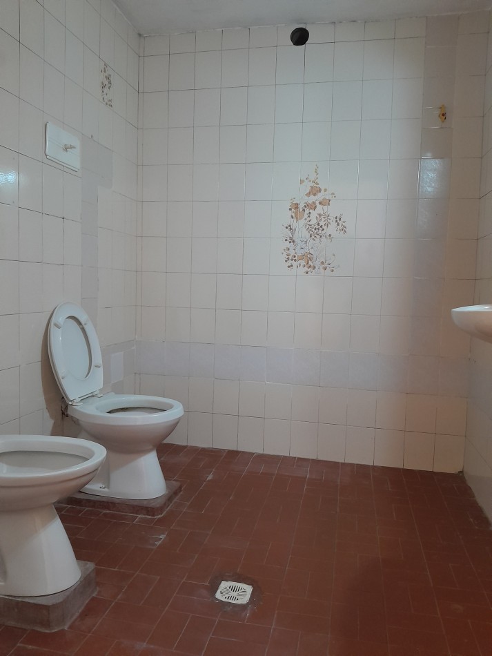 ALQUILAMOS AMPLIA CASA Calle A. Brown 559