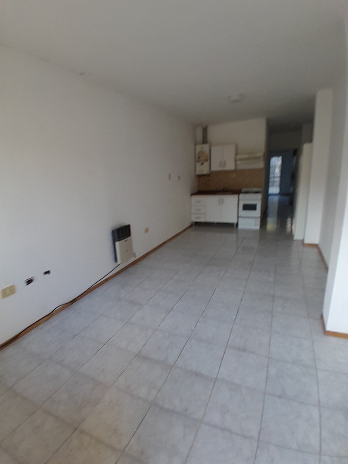 Alquilamos Calle Panama 553 dpto de 1 dormitorio y patio