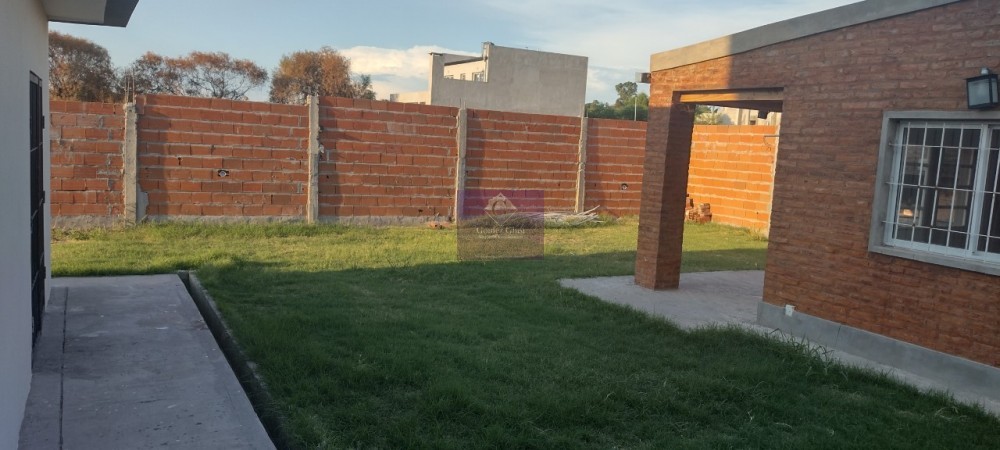 ALQUILAMOS CASA BARRIO MEDICO 2