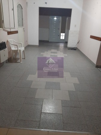 VENDEMOS CASA CALLE A. MONTAÑO