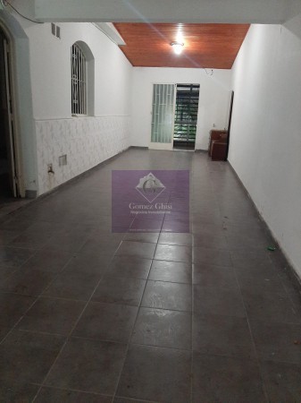 VENDEMOS CASA CALLE A. MONTAÑO