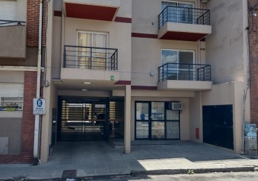 VENDEMOS MONOAMBIENTE CON COCHERA Calle Peru 354