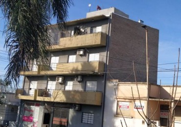 VENDEMOS Calle Saravi casi Sudamerica  Dpto amoblado.