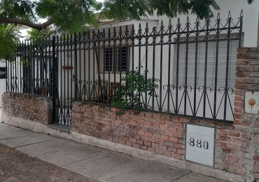 VENDEMOS CASA Calle J. Stay 880
