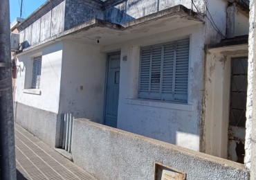 VENDEMOS CASA A RECICLAR Calle Necochea 116